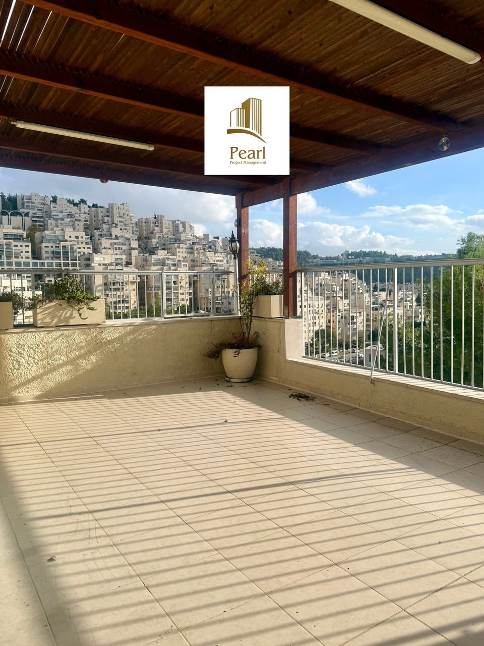 Har Nof — a rare 170 sqm mini penthouse with six bedrooms